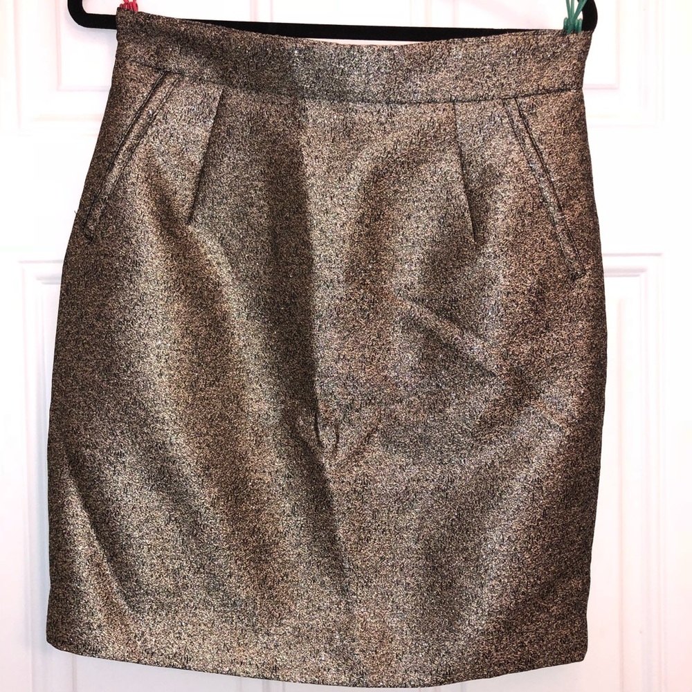 H&M- Black & Gold Shimmery Skirt SIZE:12